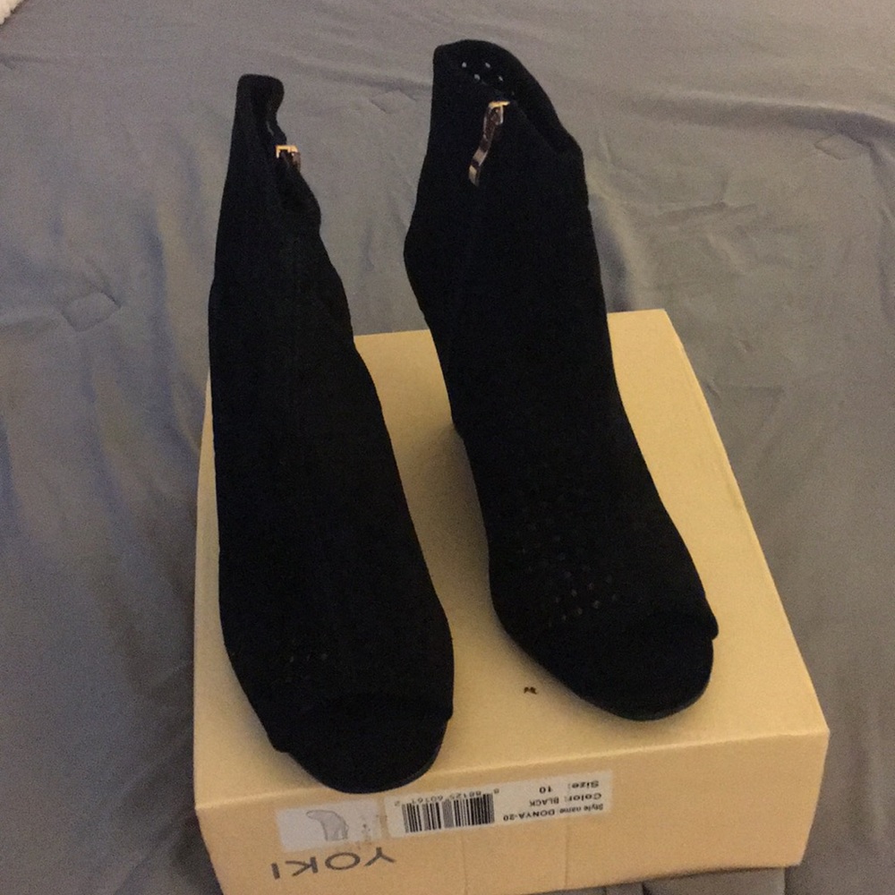 Black wedge peep toe suede booties - Picture 2 of 4